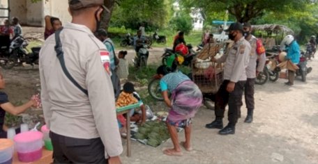 Kapolsek Bian dan Anggota Turun Operasi di Pasar Ponu