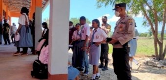 Kapolsek Bian Hadiri Lomba Antar SMA/SMK se-Kabupaten TTU