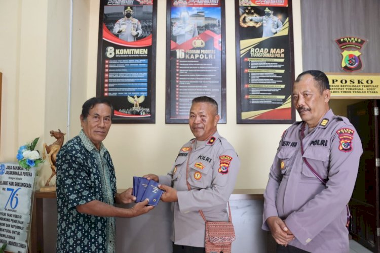 Yayasan Gideon Internasional Salurkan 300 Alkitab Untuk Polres TTU