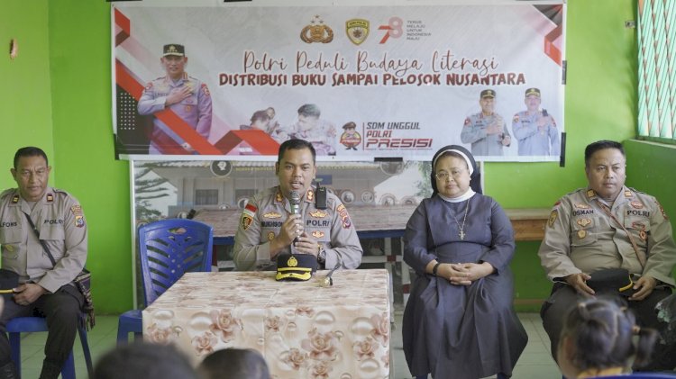 Dukung Program Kapolri dalam Upaya Peningkatan Budaya Literasi, Kapolres TTU Bagi Buku Untuk Anak Panti Asuhan