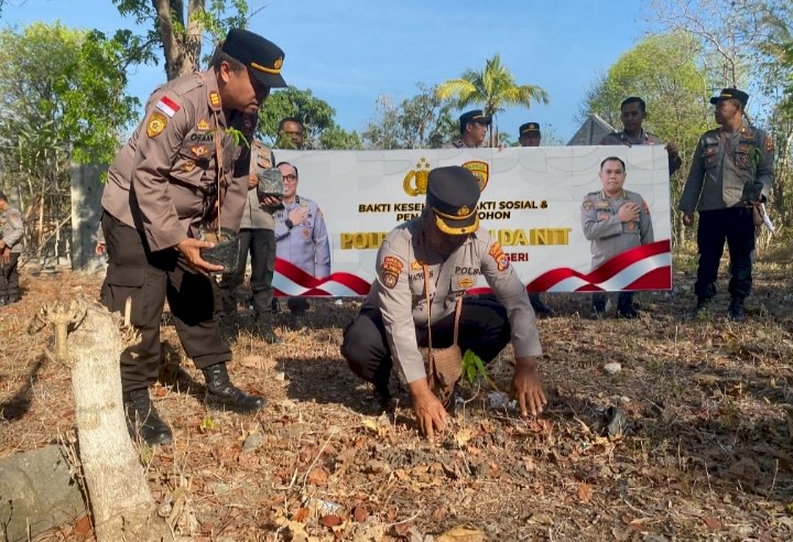 Jaga Kelestarian Lingkungan, Polres TTU Tanam 105 Anakan Pohon