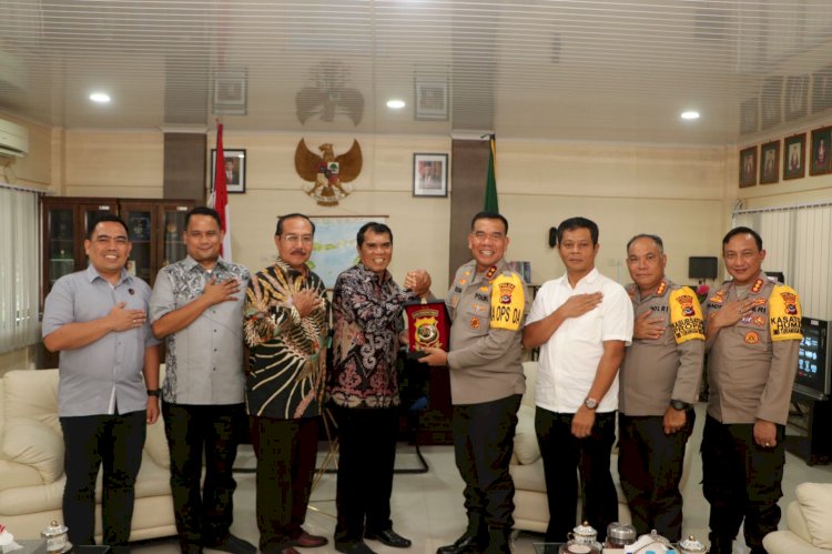 Bapak Kapolda NTT Pererat Sinergi dengan Pengadilan Tinggi Kupang.-