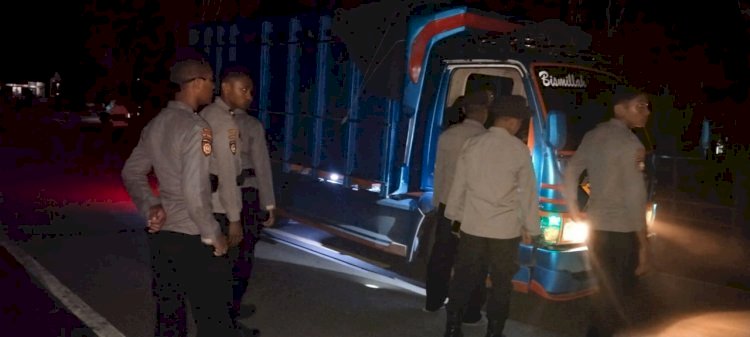 Personel gabungan Polda NTT Lakukan Patroli dan Evakuasi warga, disaat Gunung Lewotobi Naik Status Awas!!!