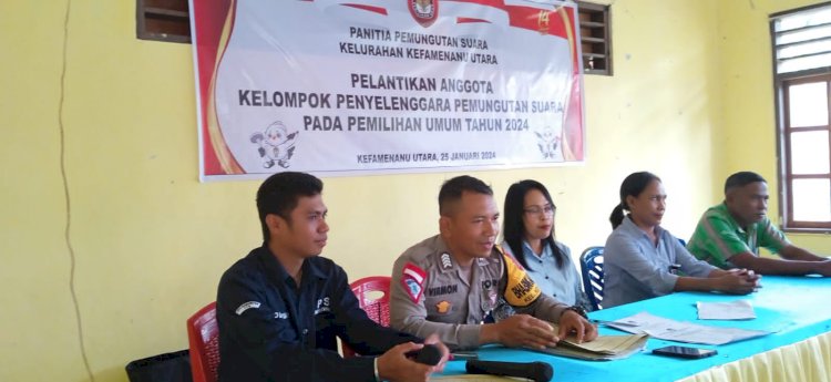 Hadiri Pelantikan KPPS, Bhabinkamtibmas Kefamenanu Utara Imbau Jaga Netralitas