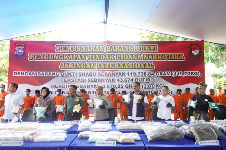 Polda Riau Gelar Pemusnahan Barang Bukti Narkoba