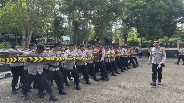 Wakapolres TTU Pimpin Langsung Latihan Dalmas, Polres TTU Matangkan Persiapan Jelang May Day 2026