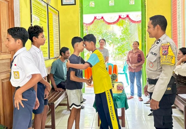 Lewat Pendekatan Humanis, Bhabinkamtibmas Damaikan Siswa yang Terlibat Perkelahian