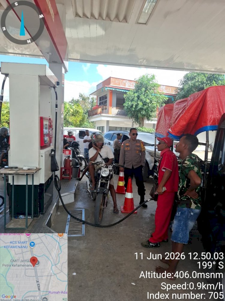 Antisipasi Gejolak Harga BBM: Polres TTU Gelar Patroli Cipta Kondisi, Atasi Kepanikan Antrean di SPBU Kota Kefamenanu