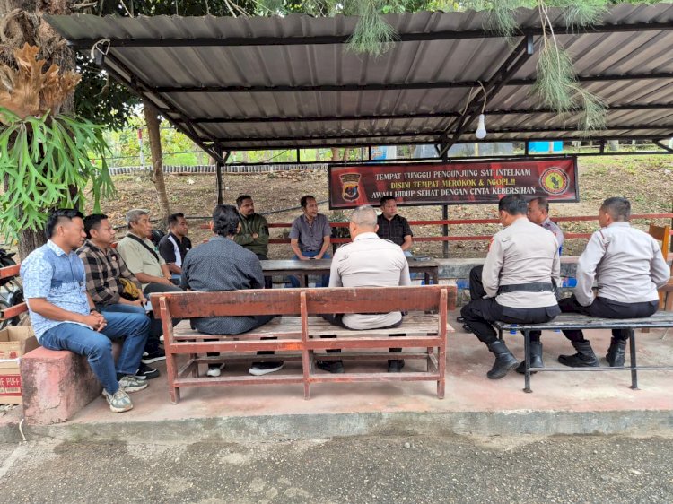Polres TTU Gandeng Pengelola SPBU Cari Solusi Kelangkaan BBM Bersubsidi, Masyarakat Diimbau Tetap Tenang dan Bijak Bertransaksi.