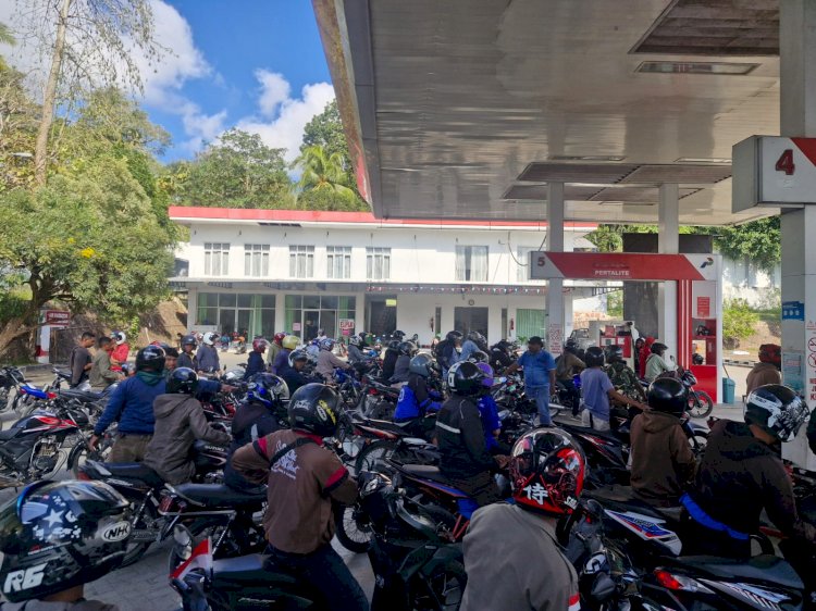 Menindak Lanjuti Laporan Pengaduan Masyarkat, Polres TTU Tertibkan Antrean dan Praktik Pengisian BBM Berulang di SPBU.