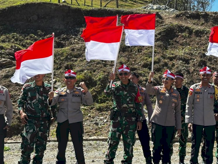 Kibarkan Merah Putih di Tapal Batas, Polres TTU dan Satgas Pamtas Teguhkan Nasionalisme untuk NKRI