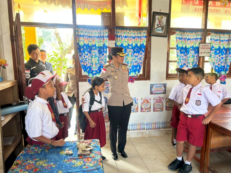 Penuh Kehangatan dan Jiwa Keibuan, Kapolres TTU Berbagi Cerita dan Tawa Bersama Siswa SDK Leob