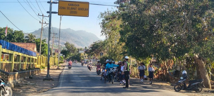 Wujudkan Polisi Bersama Masyarakat, Polres TTU Tingkatkan Gatur Pagi Demi Keselamatan Pengguna Jalan