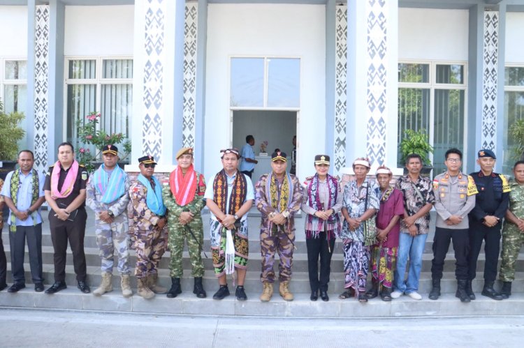 Kapolres Ttu Hadiri Pertemuan Penyelesaian Kesalahpahaman WNI Dan Anggota Intel Upf Timor-Leste, Kedua Pihak Kedepankan Perdamaian Dan Persaudaraan