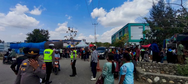 Polres Ttu Amankan Wisuda 881 Mahasiswa Universitas Timor, Pastikan Ribuan Peserta Dan Keluarga Merasa Aman Dan Nyaman