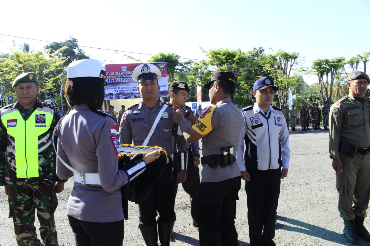 APEL GELAR PASUKAN, KAPOLRES TTU BERTINDAK SEBAGAI IRUP