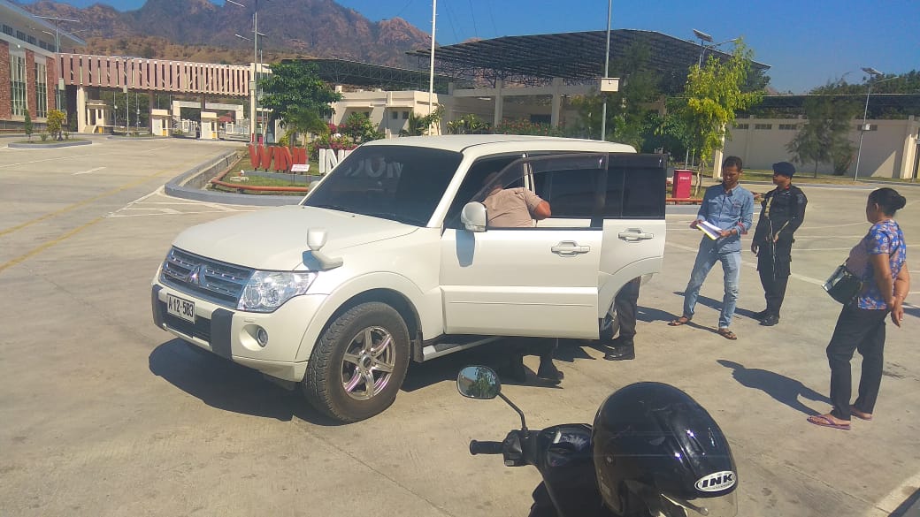 Pospol Insana Utara Beserta Satgas Pamtas Brimob Polda NTT Gelar Razia Rutin Di Perbatasan Negara