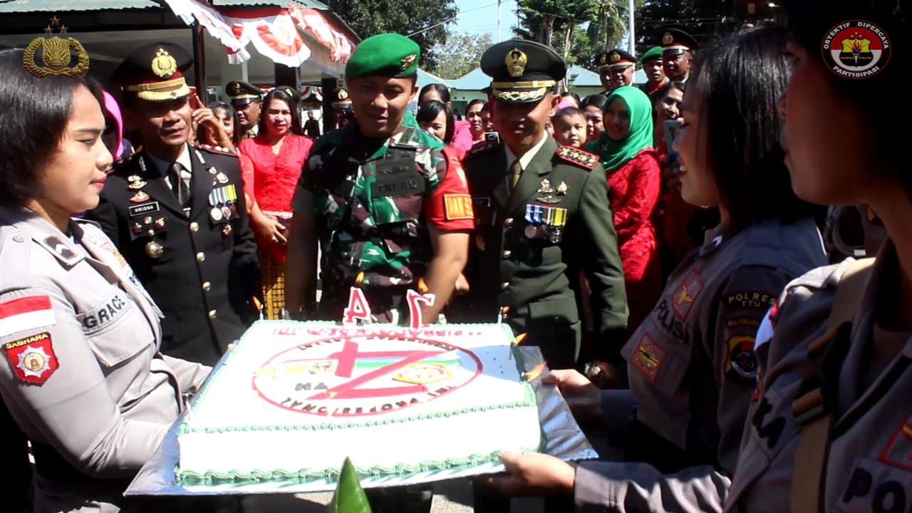 Polres TTU Berikan Kejutan HUT TNI Ke 74