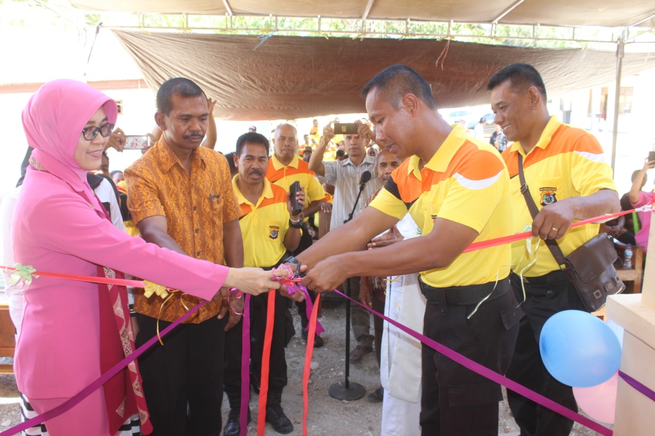 Kapolres TTU Resmikan Gedung Asrama Polsek Bisel