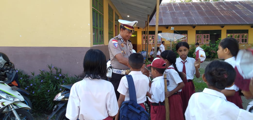 KBO Sat Lantas Polres TTU Imbau Pelajar Tertib Berlalu Lintas