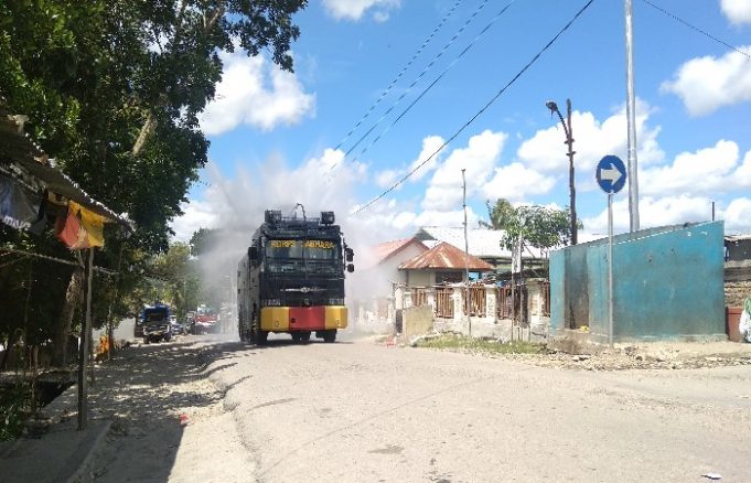 Tim Cegah Covid-19 Kembali Semprotkan Disinfektan di Kefamenanu